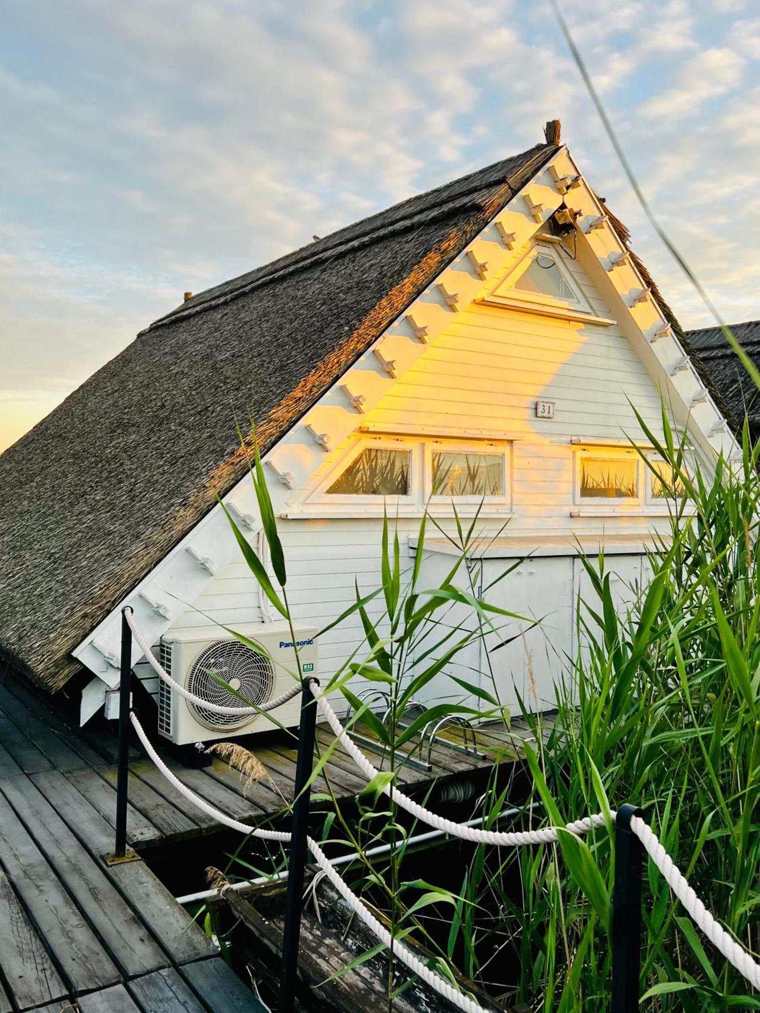 Seehuette Neusiedlersee - Seehaus Inklusive Elektroboot Ruszt Kültér fotó